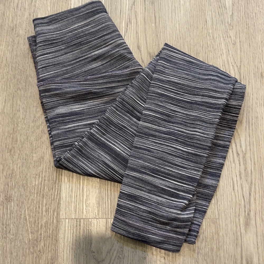 barely worn lulu align leggings in size 4